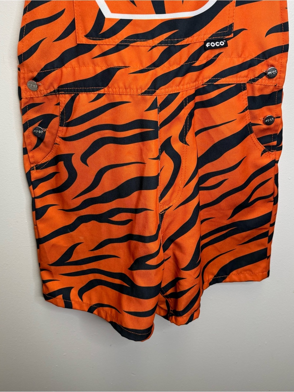 Women’s Foco Cincinnati Bengals Orange Tiger-Stripe Bib Overalls Medium - Picture 3 of 10